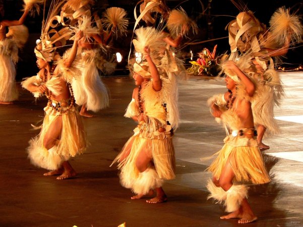 27- Groupe de danse traditionnelle 